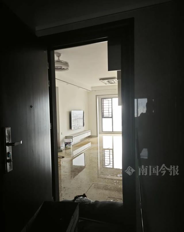 ！业主崩溃：全屋都是无法接受凯发app网站婚房被粪水浸泡(图7)